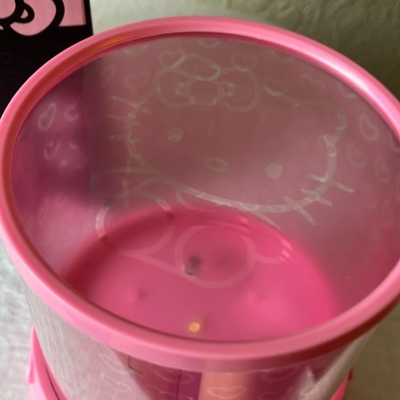 Hello Kitty: Pink LED Light Projector - Picture 8 of 16